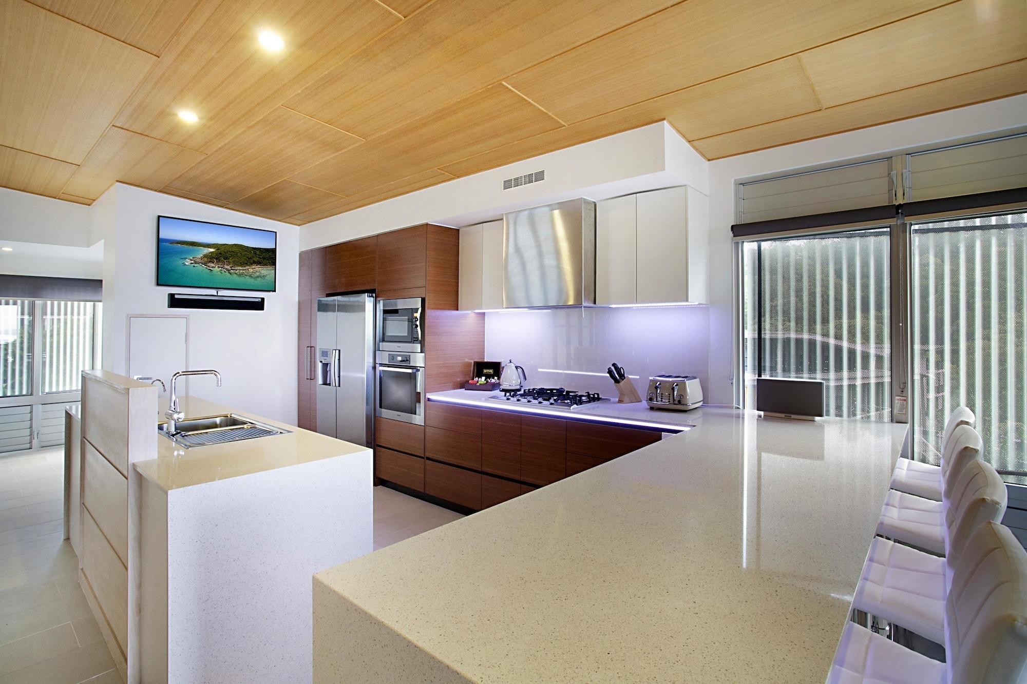 Peppers Noosa Resort And Villas Eksteriør bilde A modern Australian kitchen