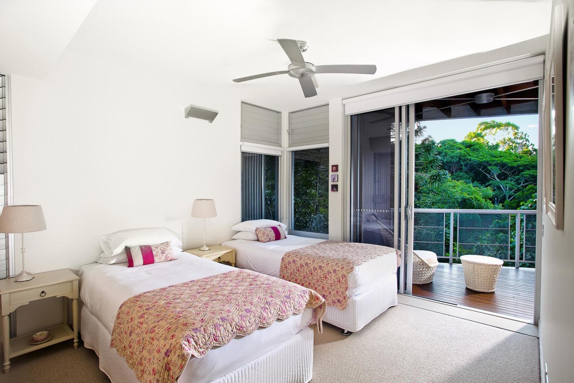 Peppers Noosa Resort And Villas Eksteriør bilde A bedroom at the resort