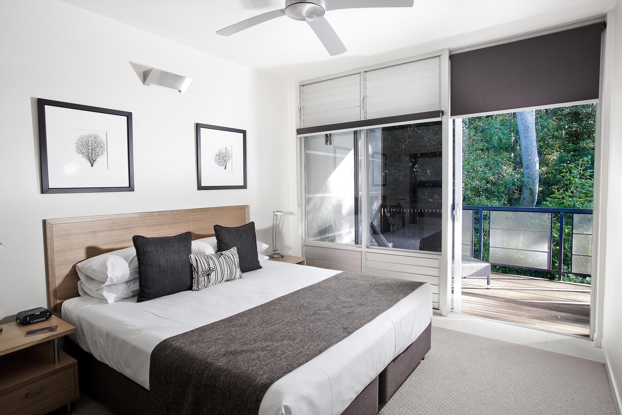 Peppers Noosa Resort And Villas Eksteriør bilde A bedroom at the Mantra on Saltwater Island
