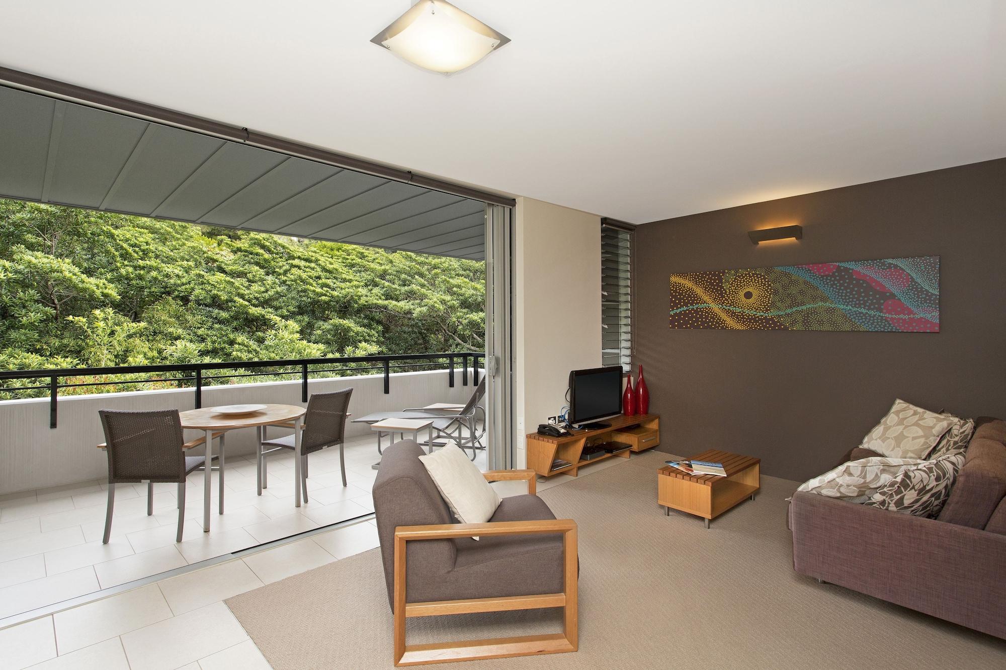 Peppers Noosa Resort And Villas Eksteriør bilde A living room with a balcony